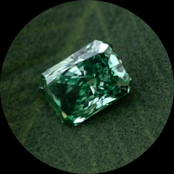 emeraldcloset_